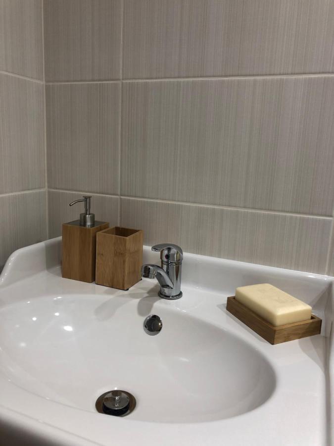Studio De 35M2 Au Centre De Cusset エクステリア 写真